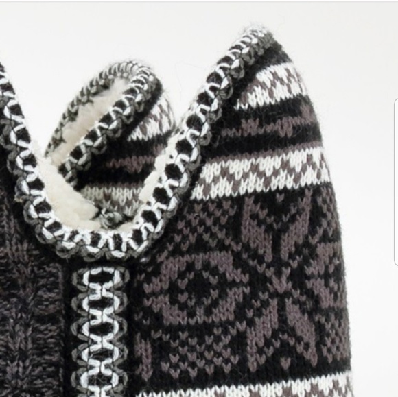 Slippers - Picture 2 of 5